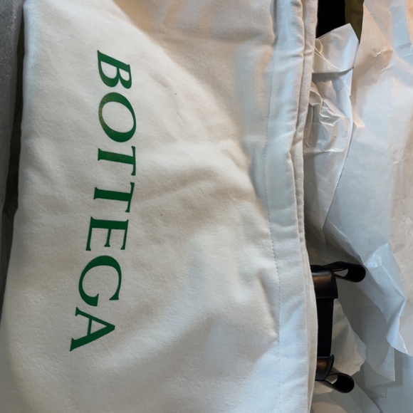 Bottega Veneta Lug Chelsea Boots - Picture 3 of 3